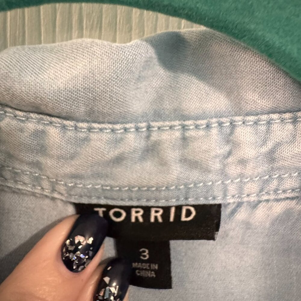 Torrid Light Blue Chambray Button Front Shirt Top… - image 2